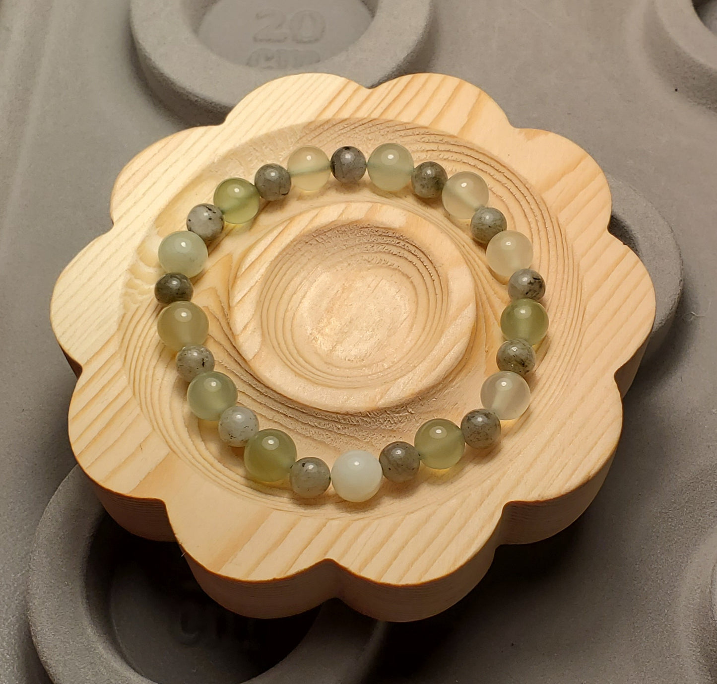 Prehnite & Labradorite - Crystal Bead Bracelet