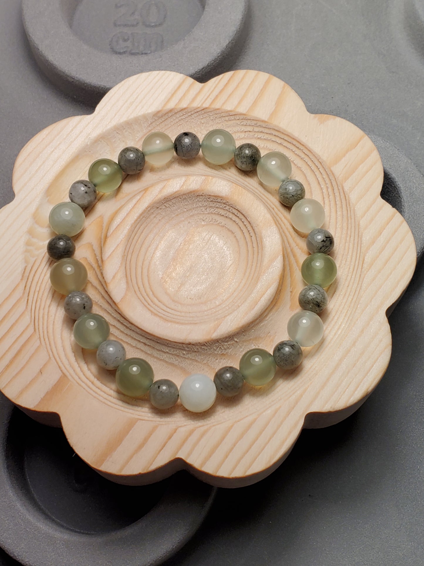 Prehnite & Labradorite - Crystal Bead Bracelet