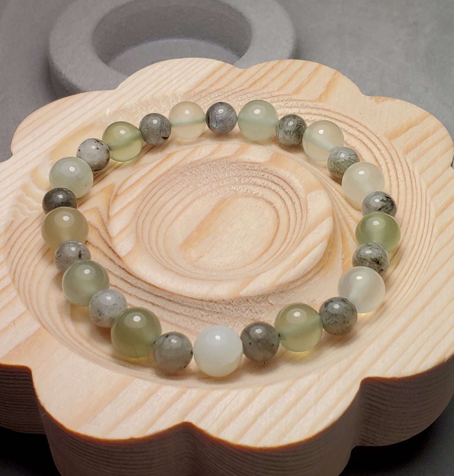 Prehnite & Labradorite - Crystal Bead Bracelet