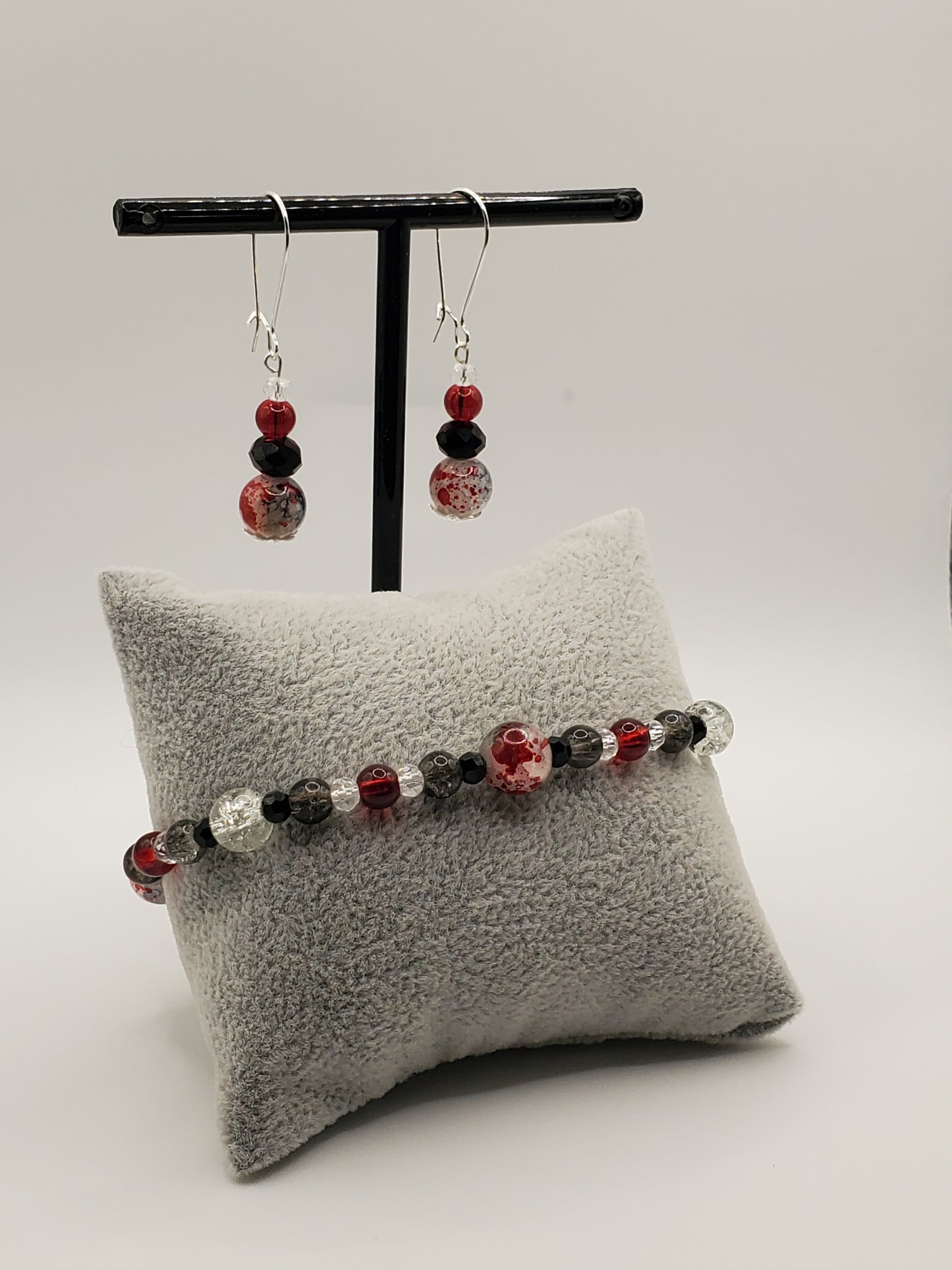 Dramatic Red Set - Single Layer Glass Bead Bracelet & Earrings